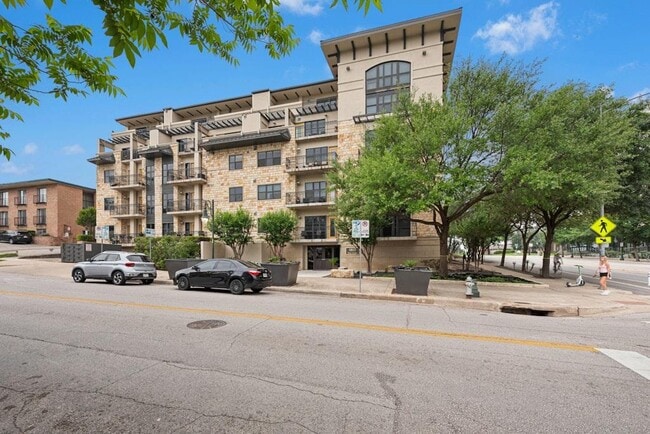 Building Photo - 1812 West Ave