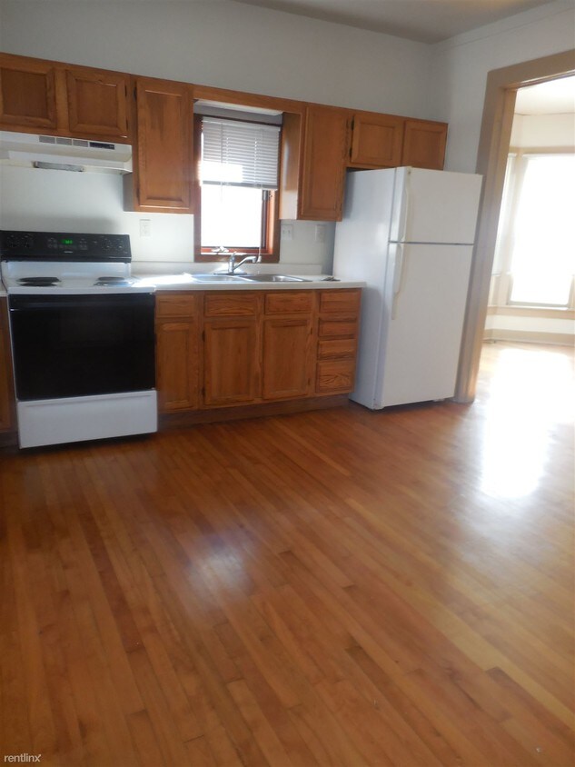 Primary Photo - 716 Maple Ave