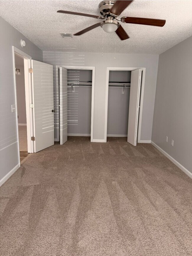 Building Photo - 1006 Ridgeland Dr