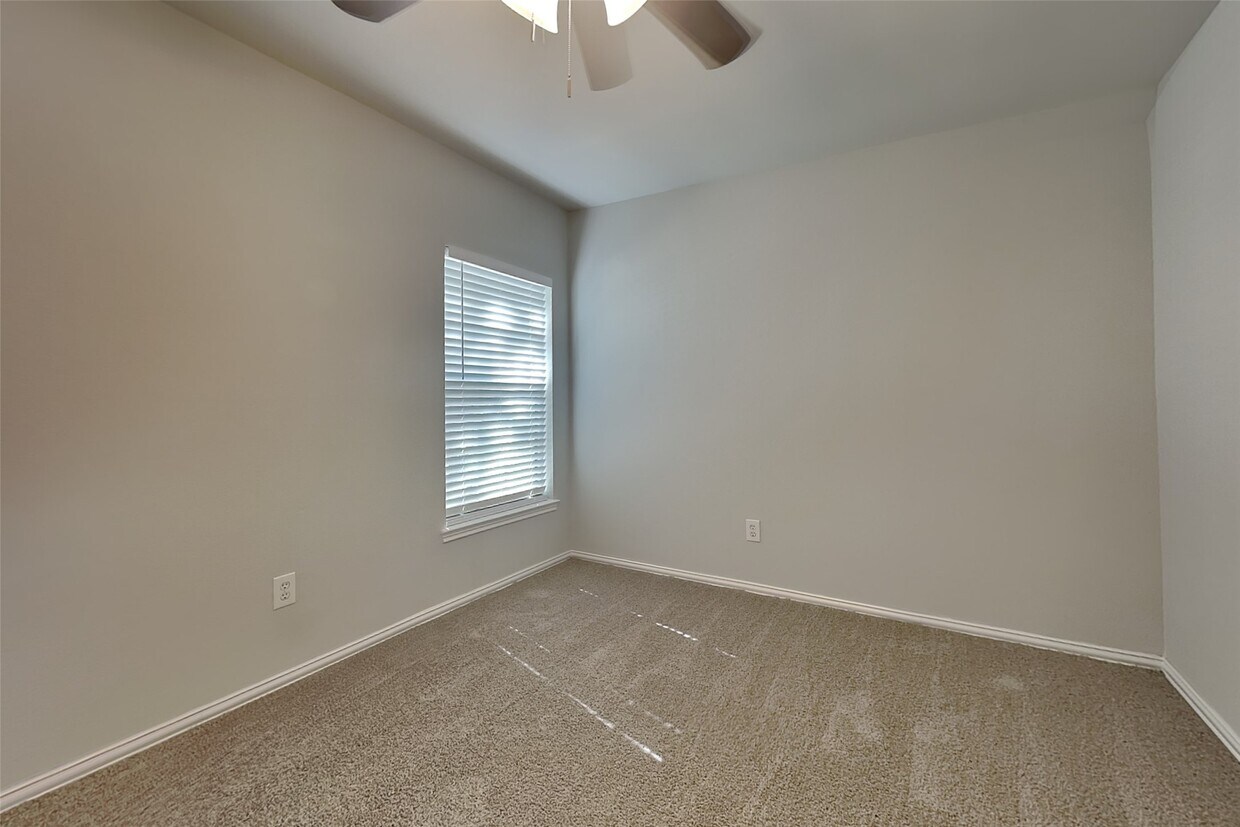 Foto del edificio - 4012 Cedarwood Dr