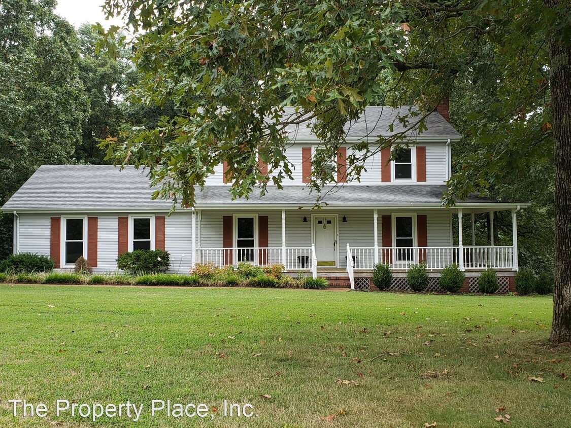 Primary Photo - 3 br, 2.5 bath House - 105 Dominion Drive
