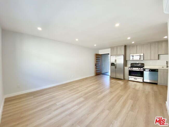 Foto del edificio - 3207 W 3rd St