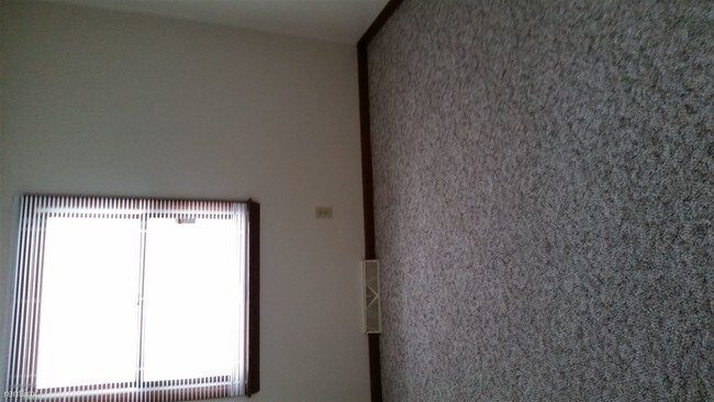 Foto del edificio - 1345 S Center Rd