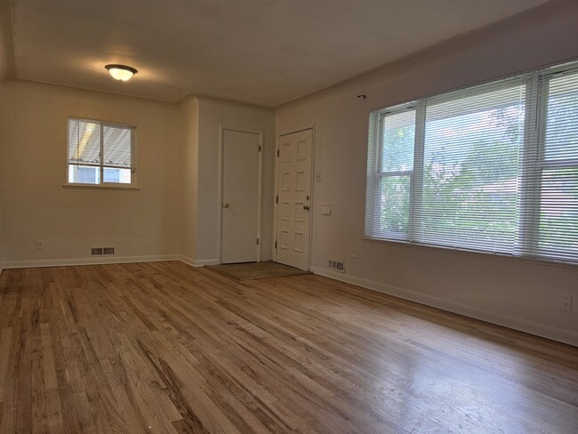 Building Photo - 1658 S Winona Ct