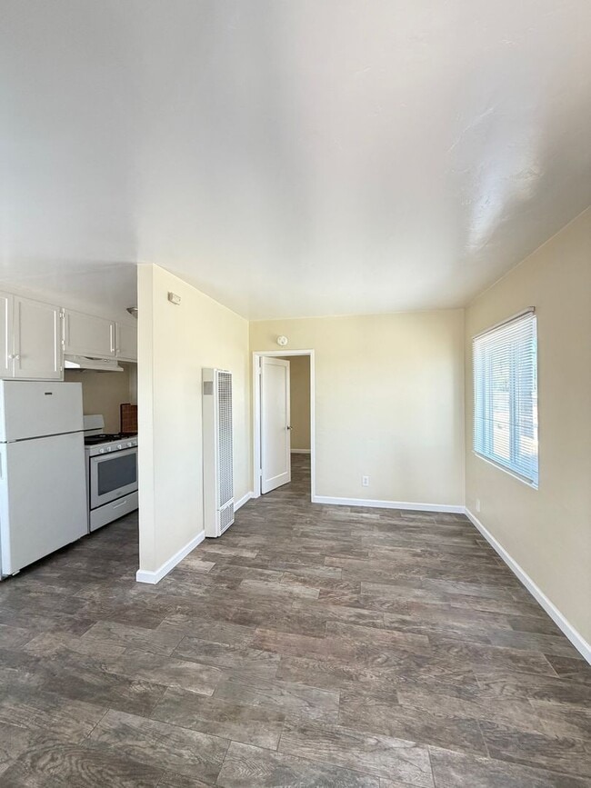 Building Photo - 4386 McClintock St
