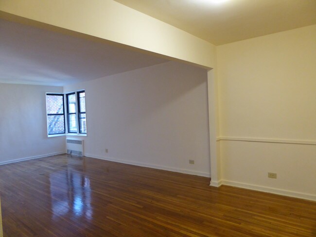 Foto del edificio - 3535 75th St