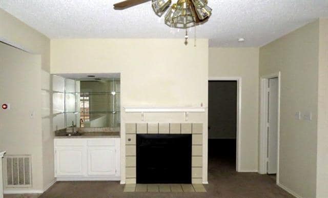 Foto del edificio - 2240 Arbor Creek Dr