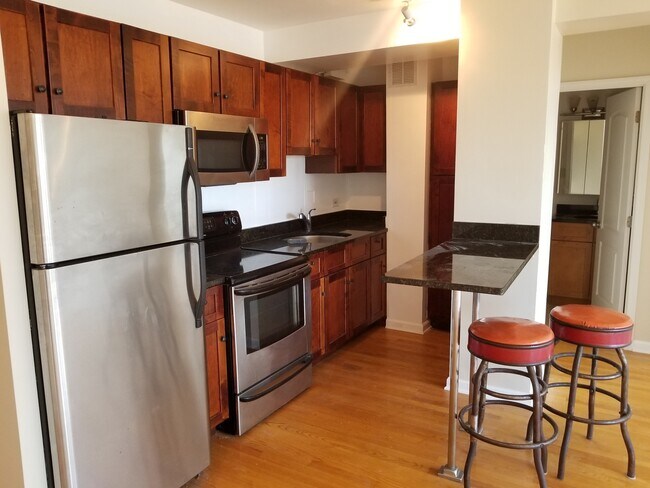 Foto del edificio - 4180 N Marine Dr