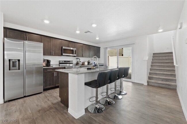 Foto del edificio - 7005 Magenta Moon St