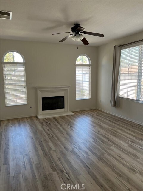 Building Photo - 301 Island Way