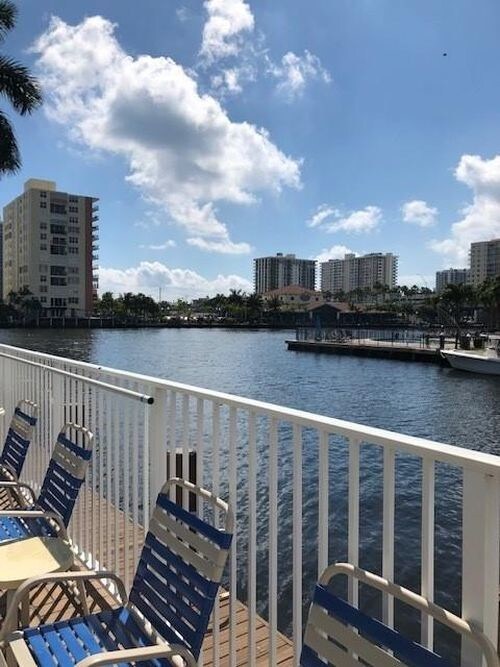 Foto del edificio - 2880 NE 33rd Ct