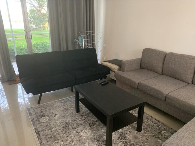 Foto del edificio - 2940 N Course Dr