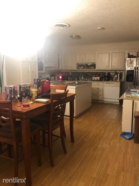 Foto del edificio - 4 br, 2 bath House - 618 Berkshire St