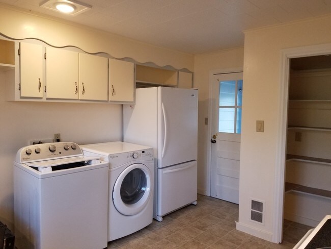 Foto del edificio - 923 College Ct