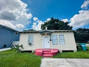 Building Photo - 4201 Cepeda St