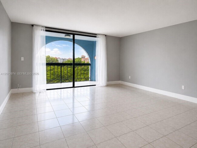 Building Photo - 9440 Fontainebleau Blvd