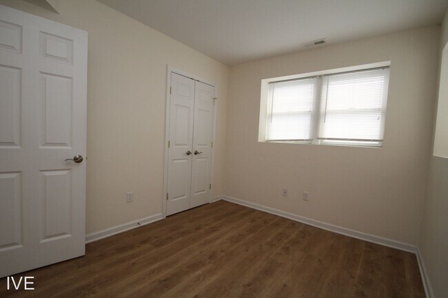 Foto del edificio - 143 1/2 S Main St