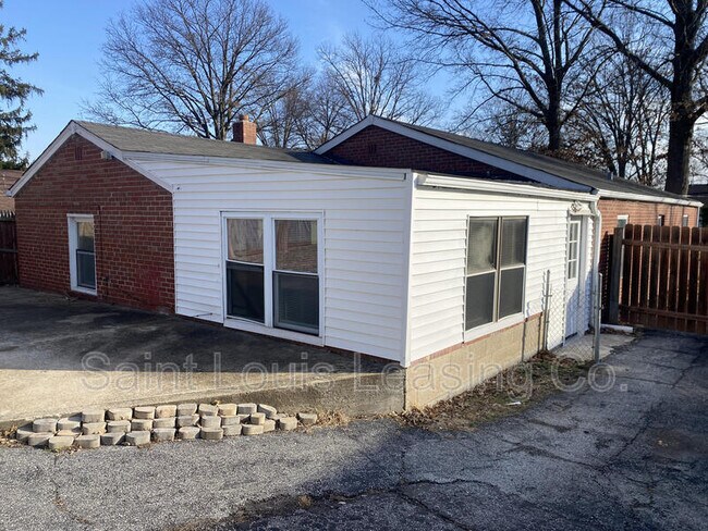 Building Photo - 3253 Coles Ave