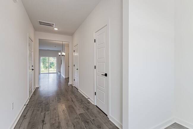 Foto del edificio - New Construction Leasing Special, ½ off fi...