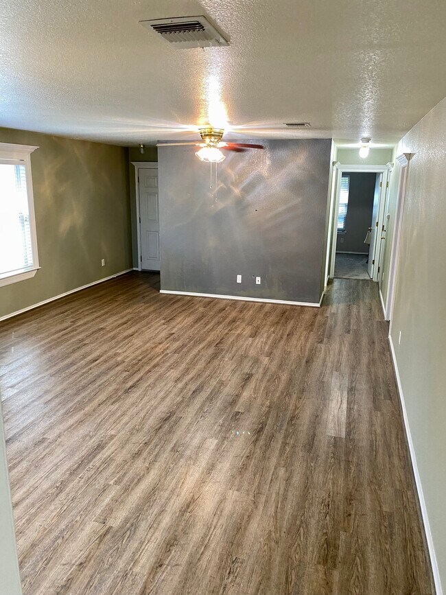 Building Photo - 8910 Mission Top