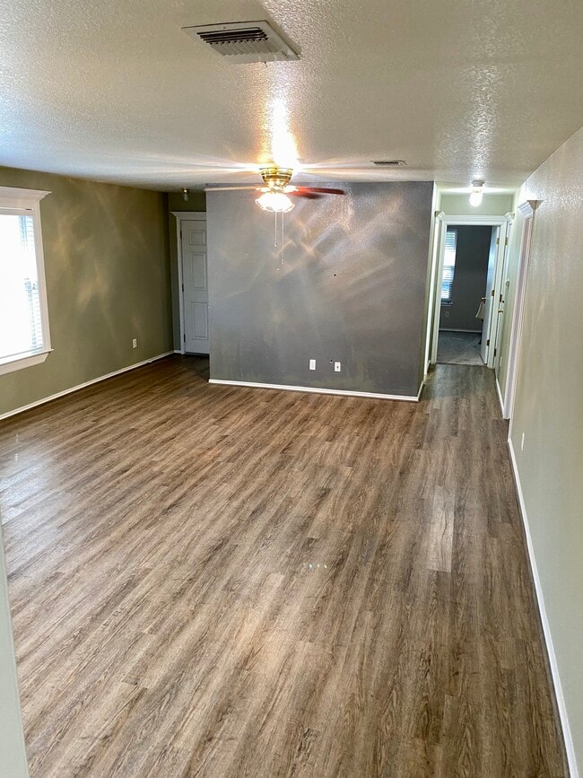 Foto del edificio - 8910 Mission Top