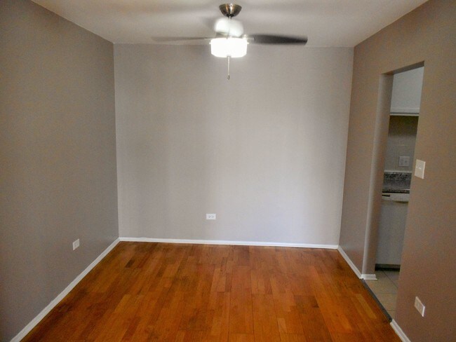 Foto del edificio - 260 Shorewood Dr