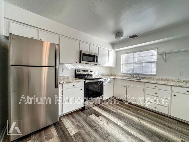 Foto del edificio - 1020 Elmwood St