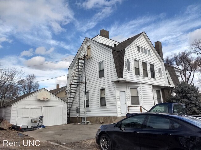 Building Photo - 9 br, 4 bath Room For Rent - 2047 8th Ave