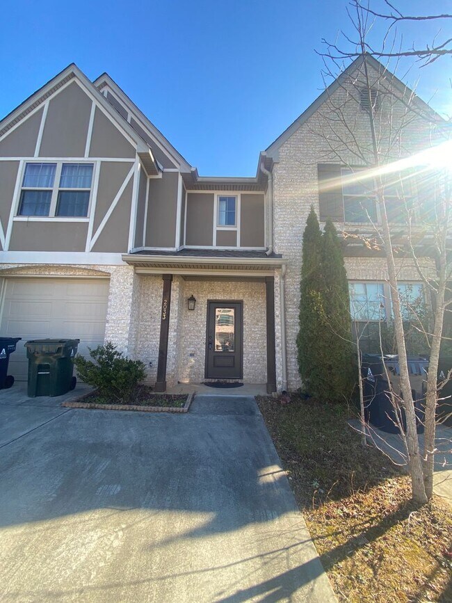 Foto del edificio - Beautiful 3-Bedroom Townhome Near Auburn’s...