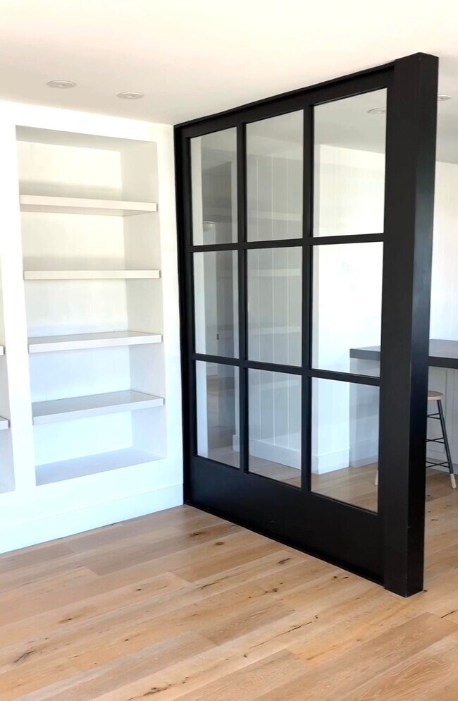 Foto del edificio - 622 Longfellow Ave