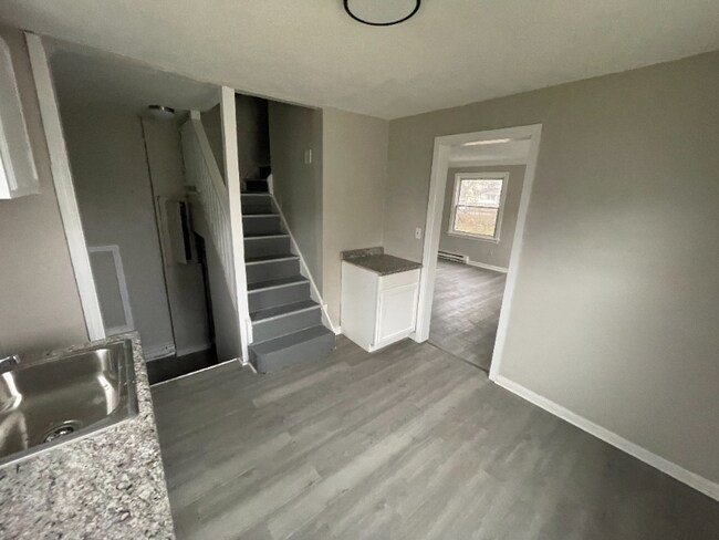 Building Photo - 1322 Brownell Ave