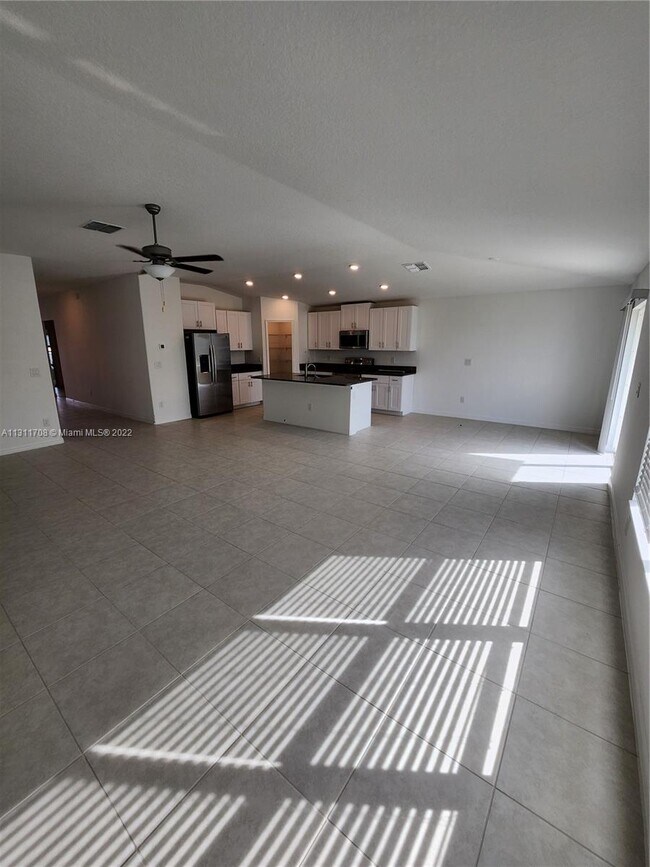 9625 Zephyrhills Byp, Zephyrhills, FL 33545 House Rental in