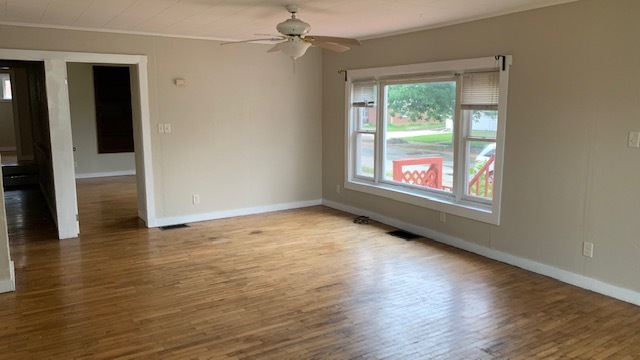 Building Photo - 115 W Prairie Ave