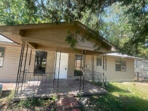 Building Photo - 917 Mays Rd