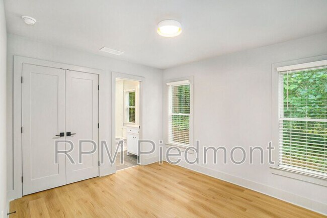 Foto del edificio - 1081 Hill St SE