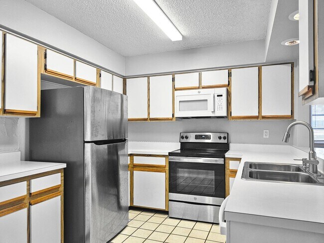 Foto del edificio - Updated 3-Bed, 2-Bath Home on ½-Acre Corner Lot with 2-Car Garage | Move-In Ready