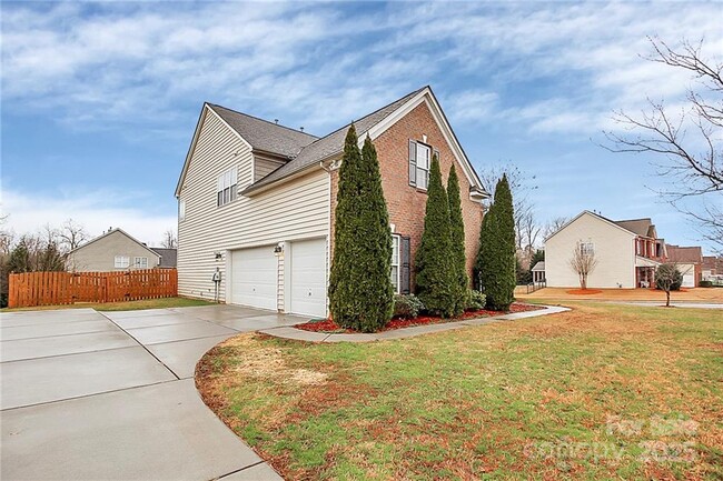 Photo - 311 Palmerston Ln House