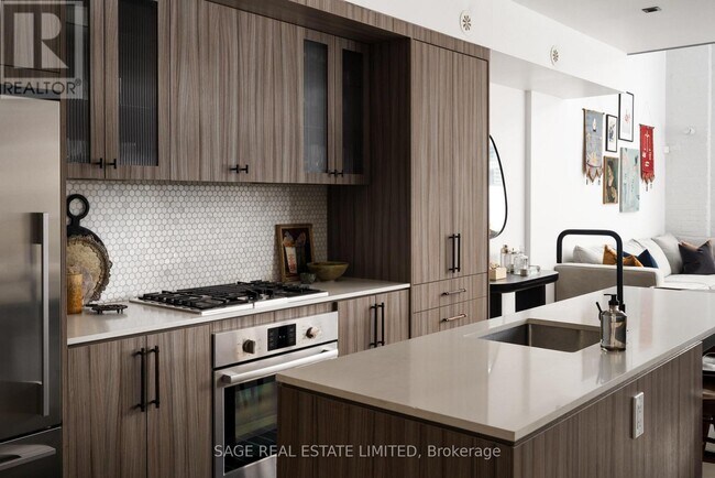 Photo du bâtiment - 50 Bartlett Ave