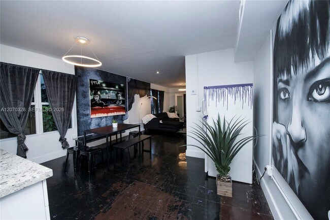Building Photo - 524 NW 35th St