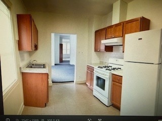 2nd Floor Coach - 1016 S May St Apartments