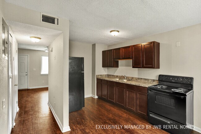 Foto del edificio - 1834 Broadway Ave