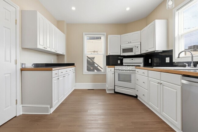 Foto del edificio - 142 Elliott St