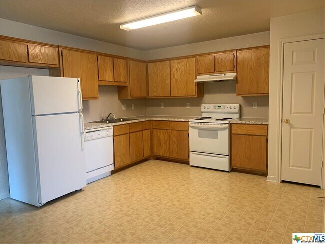 Building Photo - 3305 Alicante Ct