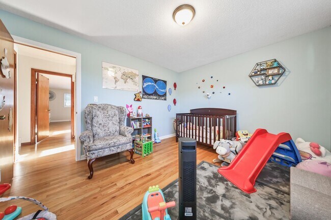 Foto del edificio - 41 Trout Brook Dr