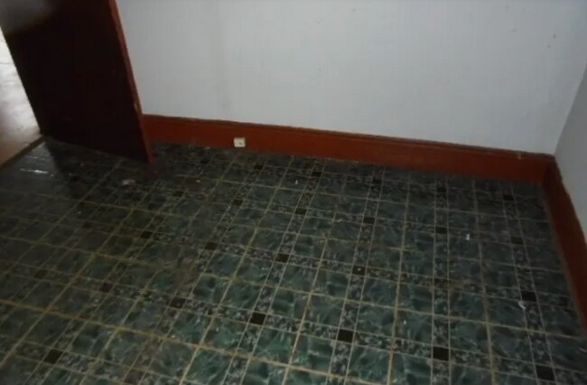 Building Photo - Spacious 4BR Single-Family Home – Renovate...