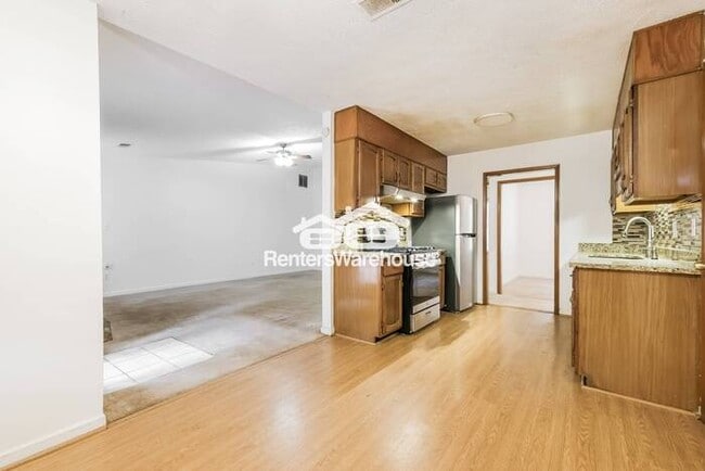 Building Photo - Charming 3/2 Roswell Ranch