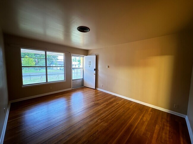 Building Photo - 3-Bedroom House for Rent in Killeen, TX