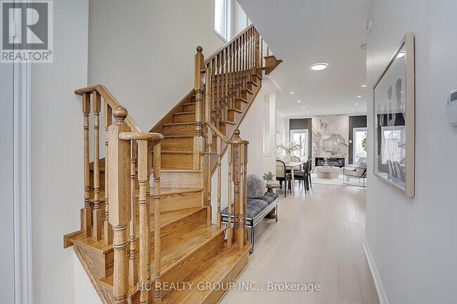 Photo du bâtiment - 465 Woodspring Ave