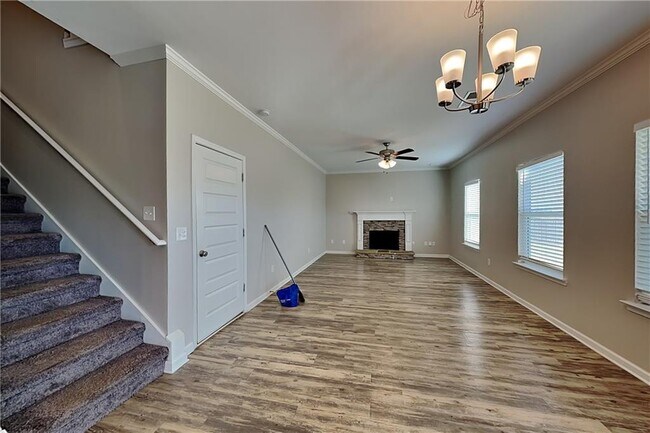 Building Photo - 12 Ashbridge Ln