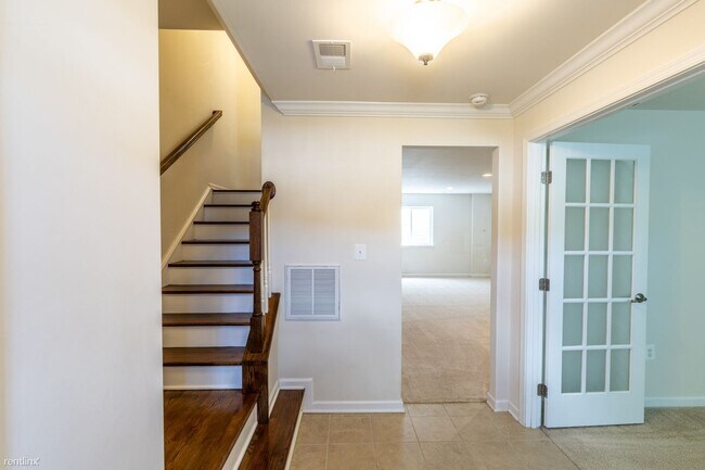 Building Photo - 3 br, 2.5 bath House - 2023 Verona Court